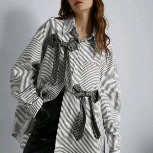 Women's Oversized Boyfriend Style Striped Bow Decor Button Down Shirt - Picture 5 of 6
